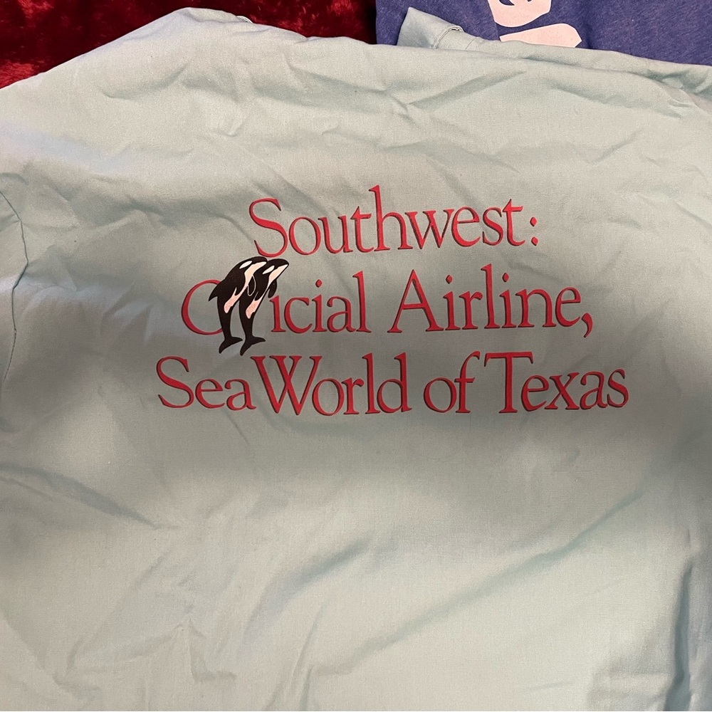 Southwest SeaWorld Graphic T-Shirt
